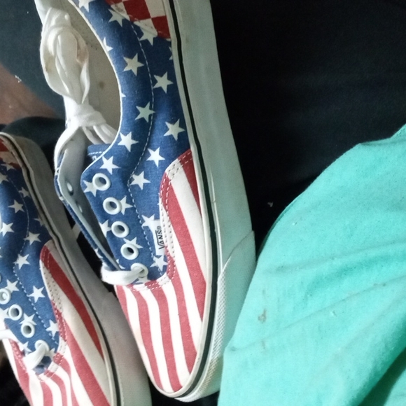 Selling vans - Picture 2 of 3